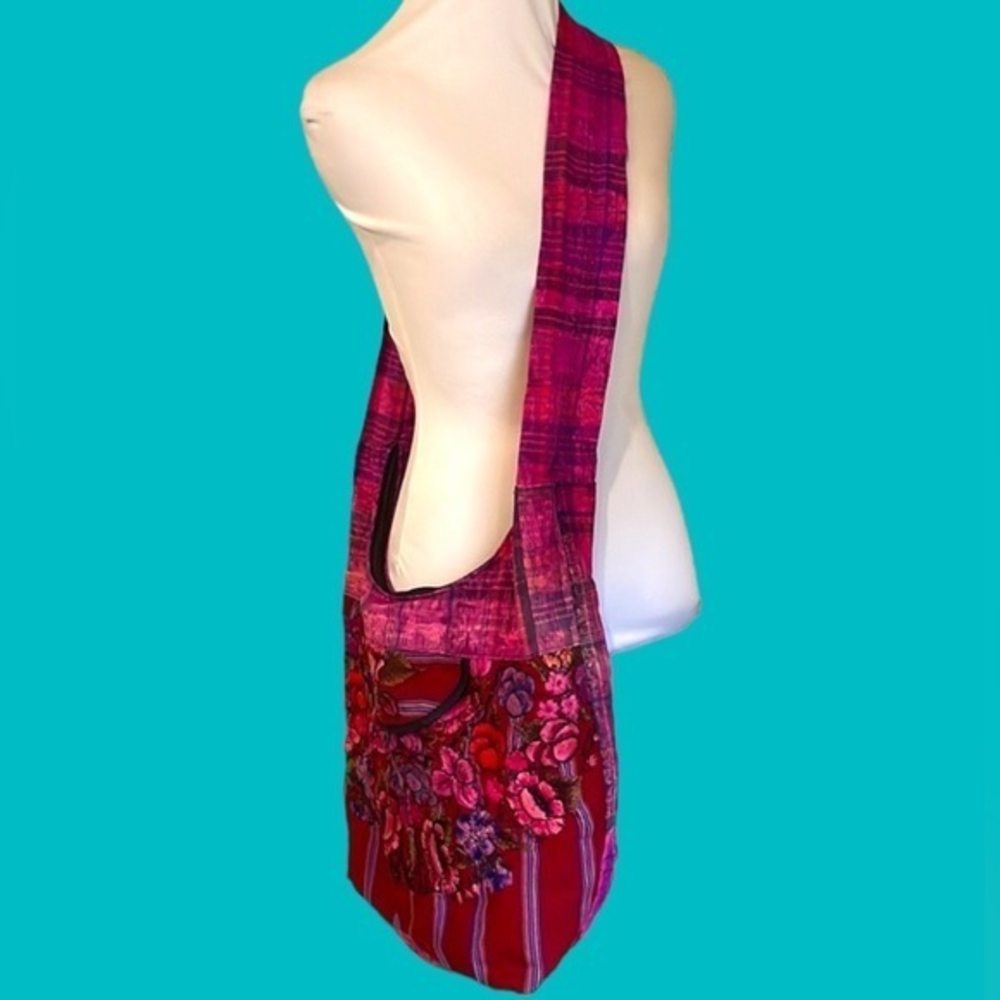 Fuschia‎  Pink Guatemalan Artisan Handmade Crossbody With Zipper Large